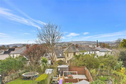 17 Canada Crescent, Rawdon, Leeds, LS19 6LT