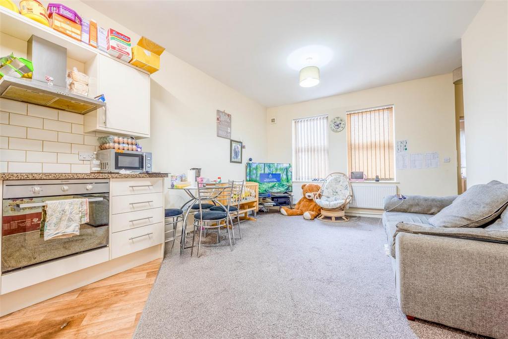 Lounge/Kitchen