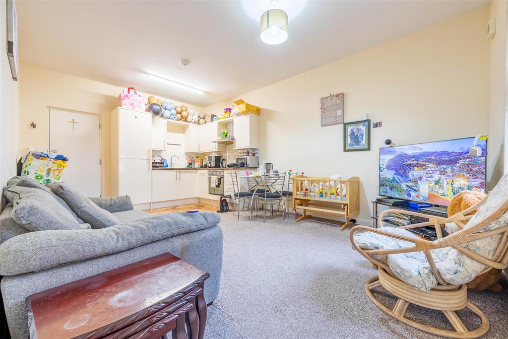 Lounge/Kitchen