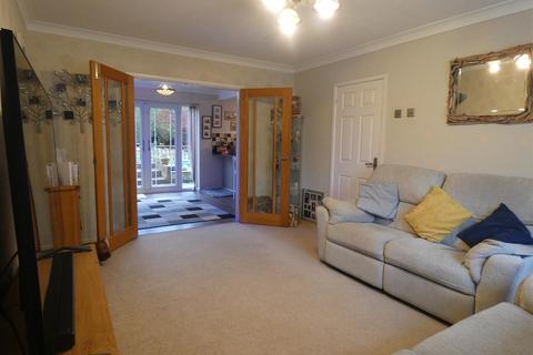 5 bedroom detached house for sale, Elwyn Close, Stretton, Burton-On-Trent