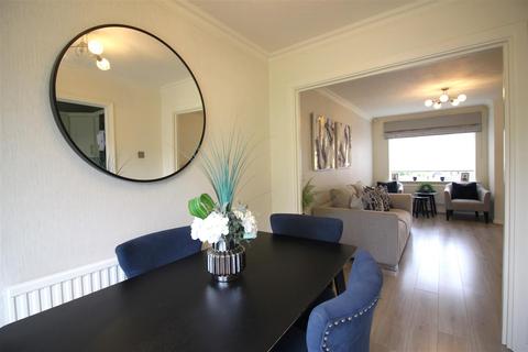 83 Abbeydale Close, Church Langley, Harlow, CM17 9QB