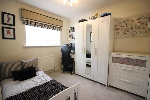 83 Abbeydale Close, Church Langley, Harlow, CM17 9QB