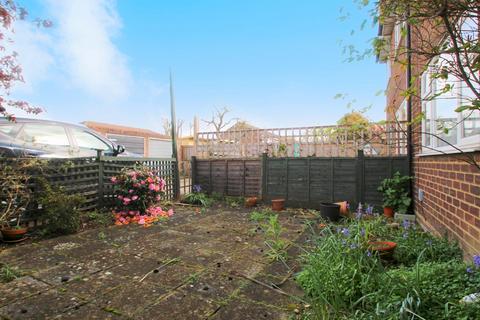 81c Woodthorpe Road, Ashford, TW15 3JT
