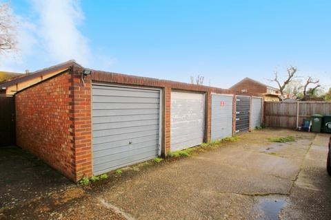 81c Woodthorpe Road, Ashford, TW15 3JT