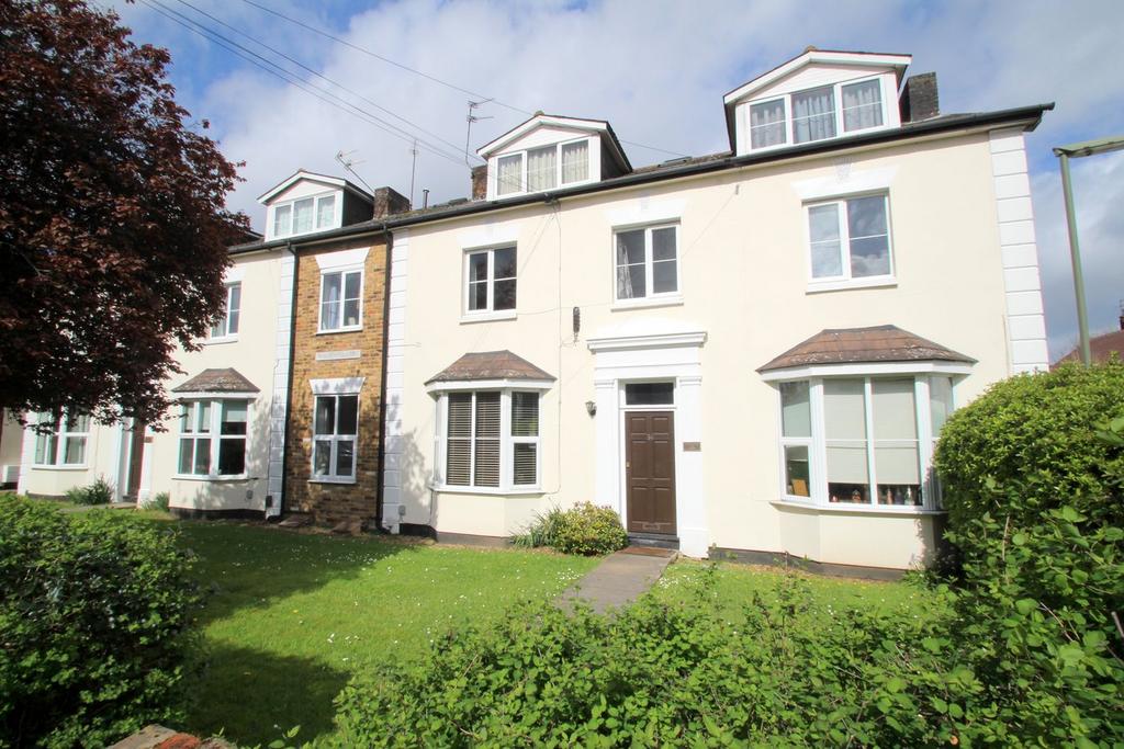 Gresham Road, Surrey... 2 bed apartment for sale £275,000