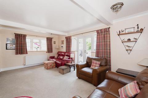 3 bedroom detached house for sale, Hamilton Close, Epsom