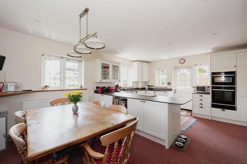 3 bedroom detached house for sale, Hamilton Close, Epsom