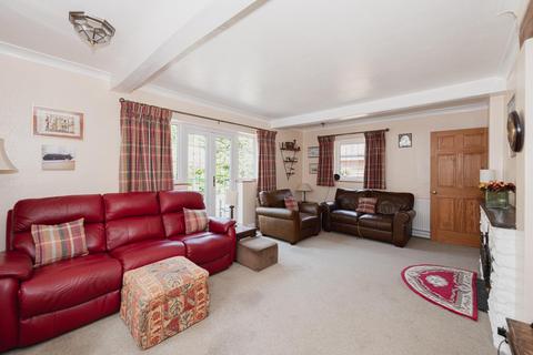 3 bedroom detached house for sale, Hamilton Close, Epsom