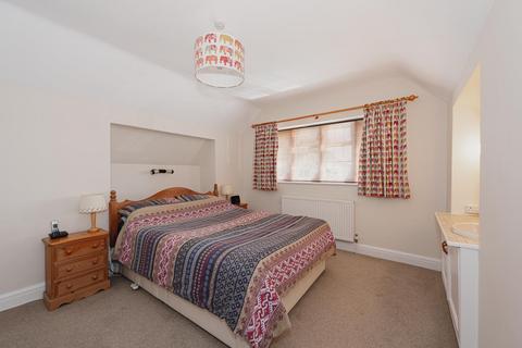 31 Hamilton Close, Epsom, KT19 8RG