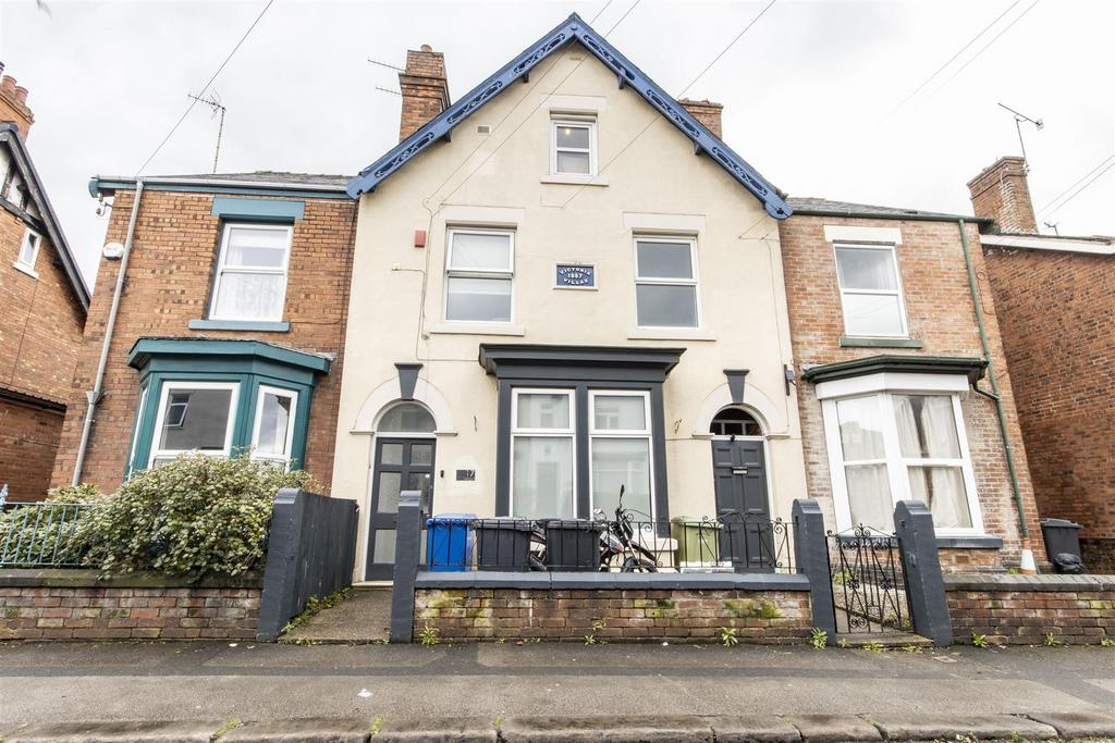 Fairfield Road, Chesterfield 6 bed block of apartments for sale £270,000