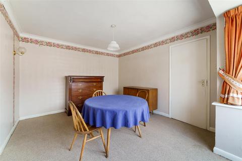139 Albert Road, Epsom, KT17 4EN