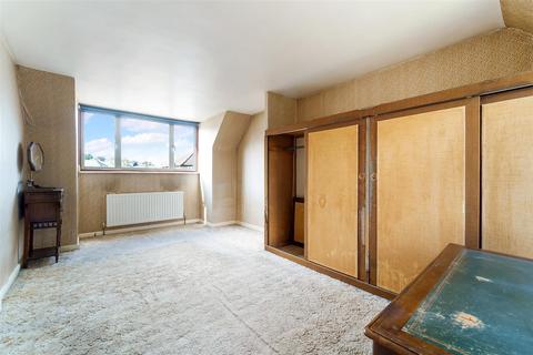 139 Albert Road, Epsom, KT17 4EN