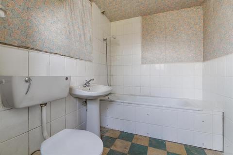 139 Albert Road, Epsom, KT17 4EN