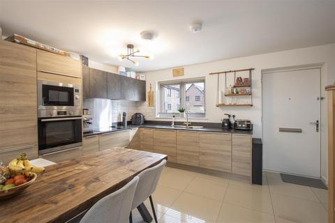3 bedroom townhouse for sale, Sawmill Drive, Chesterfield