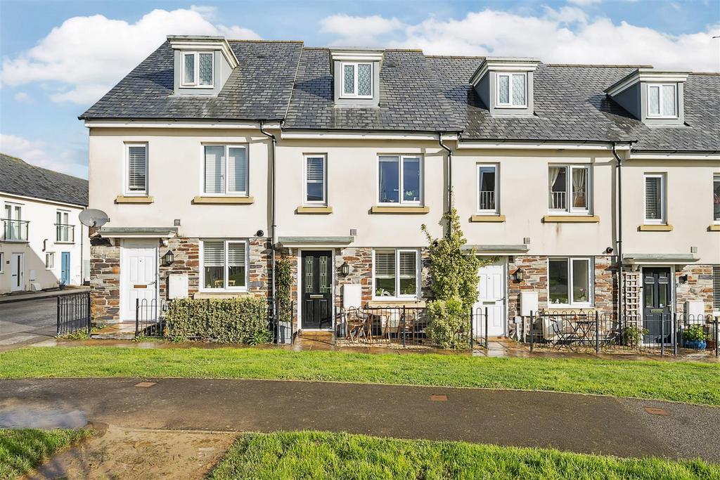 Button Drive, Newquay TR7 3 bed townhouse for sale £285,000