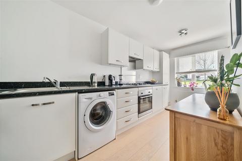 13 Button Drive, Newquay, TR7 3FB
