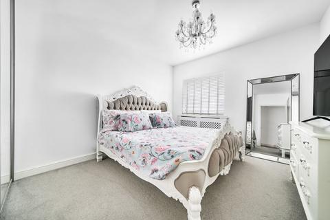 2 bedroom flat for sale, Nottingham Drive, Kings Hill, West Malling, ME19