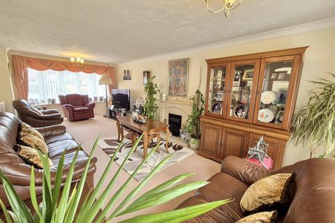 4 bedroom detached house for sale, Buckingham Road, Coalville LE67