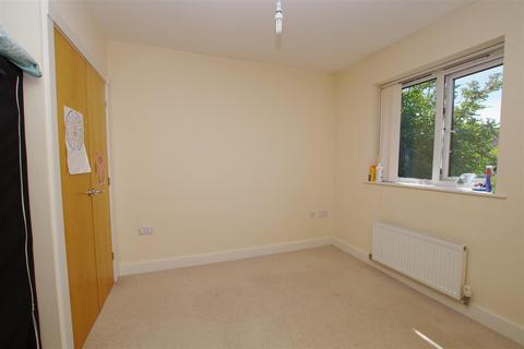 2 bedroom flat to rent, Argyle Street, Swindon SN2