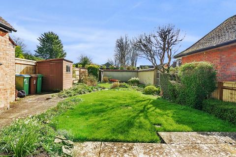 3 Crabtree Road, Haddenham, Aylesbury, HP17 8AT