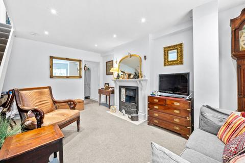 26 Brooklands Lane, Weybridge, KT13 8UX