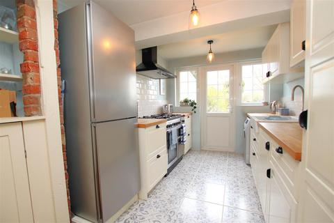 33 Broad Lane, Dartford, DA2 7AQ