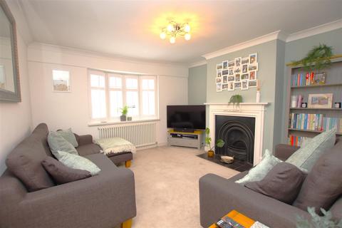 33 Broad Lane, Dartford, DA2 7AQ