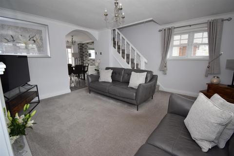 4 bedroom semi-detached house for sale, Fennel Grove, South Shields