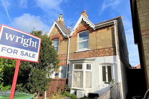 2 bedroom end of terrace house for sale, Adelaide Grove, East Cowes