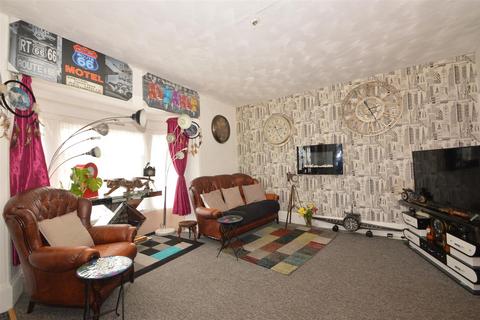 1 bedroom flat for sale, George Street, Ryde