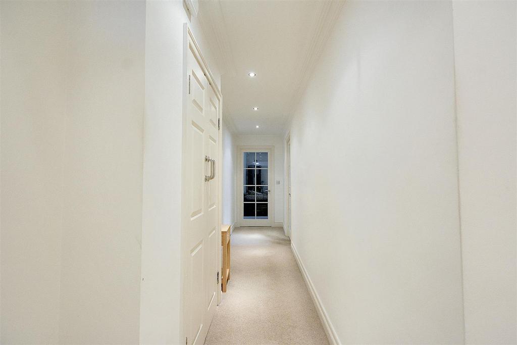 Hallway.jpeg