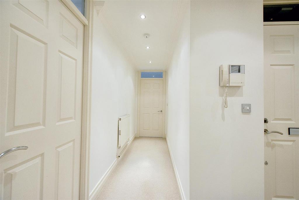 Entrance Hallway.jpeg