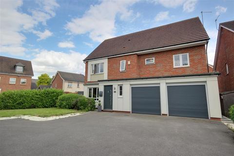 6 bedroom detached house for sale, Lady Anne Way, Brough