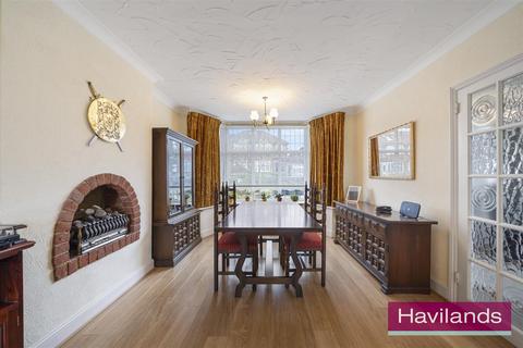 3 bedroom semi-detached house for sale, Fountains Crescent, London