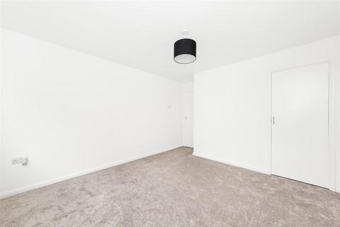 2 bedroom apartment for sale, Goodenough Way, Coulsdon CR5