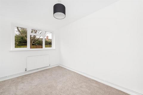 24 Goodenough Way, Coulsdon, CR5 1DY