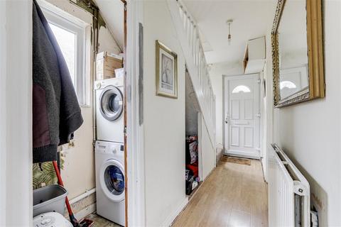 3 bedroom semi-detached house for sale, Bonnington Crescent, Sherwood NG5