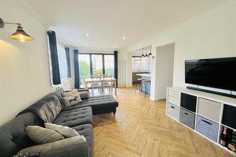 1 Albert Square, Bowdon, Altrincham, WA14 2ND