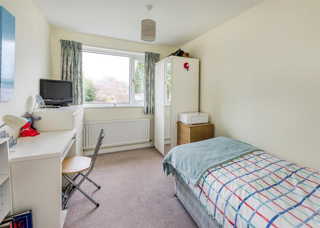 4 Rivendell Gardens-bed3.jpg