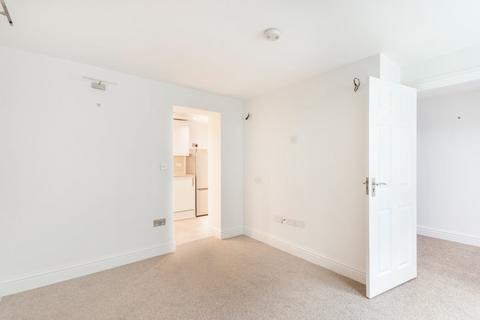 59a Boscombe Road, London, W12 9HT