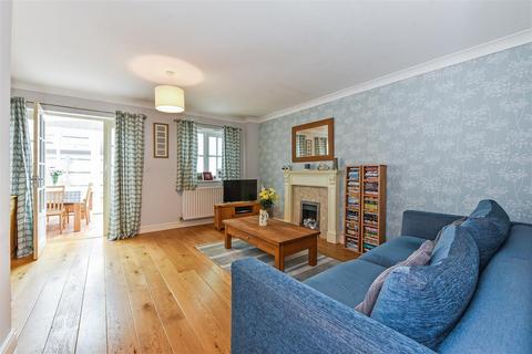 17 Bluebell Close, Andover, SP10 3XE