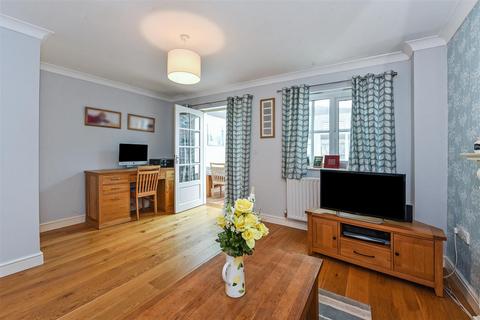 17 Bluebell Close, Andover, SP10 3XE