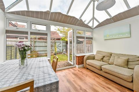17 Bluebell Close, Andover, SP10 3XE