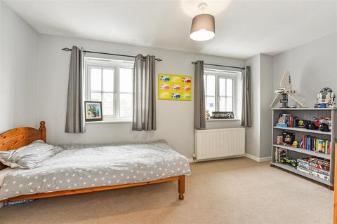17 Bluebell Close, Andover, SP10 3XE