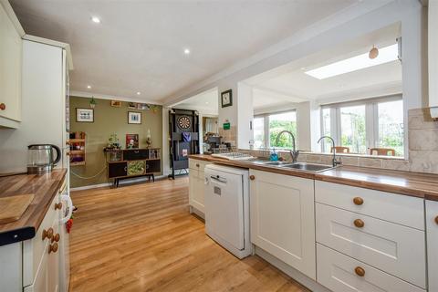 4 bedroom semi-detached house for sale, Kings Elms, Barton Stacey