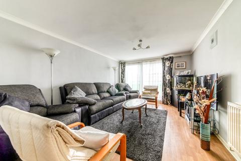 36 Caernarvon Close, Mitcham, CR4 1XD