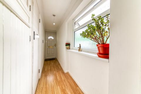 36 Caernarvon Close, Mitcham, CR4 1XD