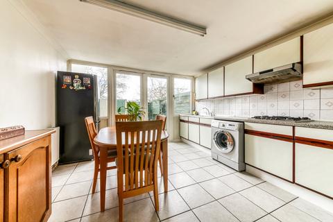 36 Caernarvon Close, Mitcham, CR4 1XD