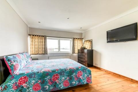 36 Caernarvon Close, Mitcham, CR4 1XD