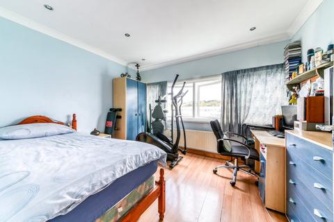 36 Caernarvon Close, Mitcham, CR4 1XD